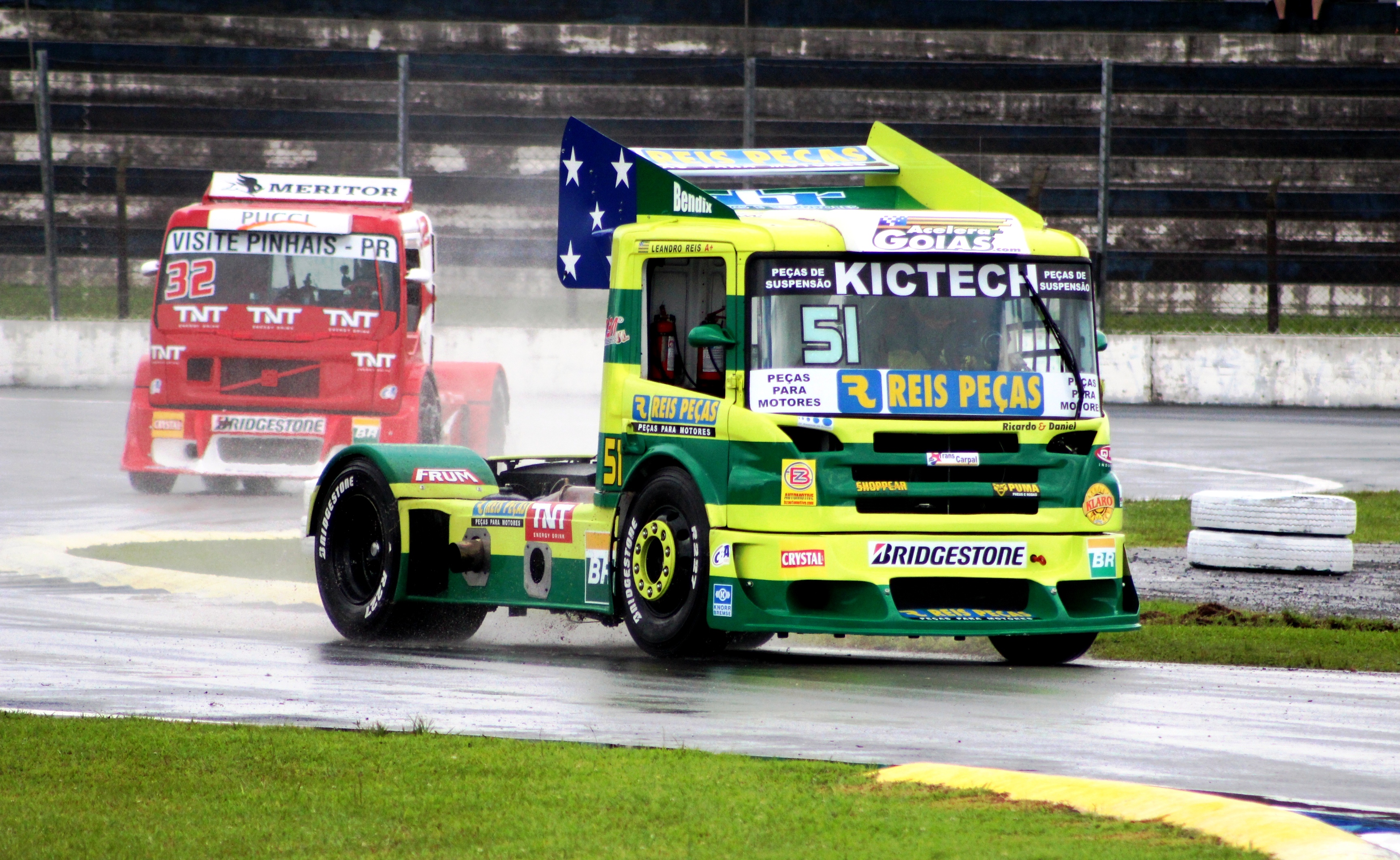 Leandro Reis surpreende e conquista a pole position em Curitiba.