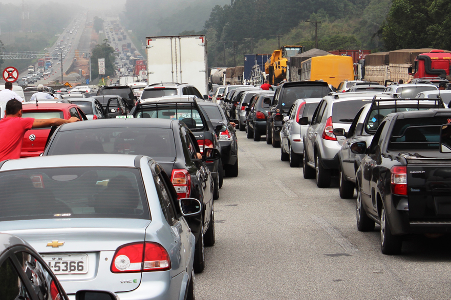 Restrições de circulação de caminhões realmente resolvem os problemas de trânsito?