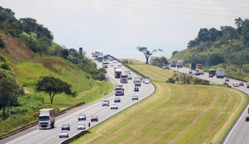 Confira o calendário de restrições de circulação de veículos pesados para 2013