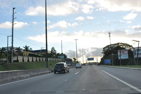 Autopista Régis Bittencourt instala 42 novas passarelas na BR-116 SP/PR