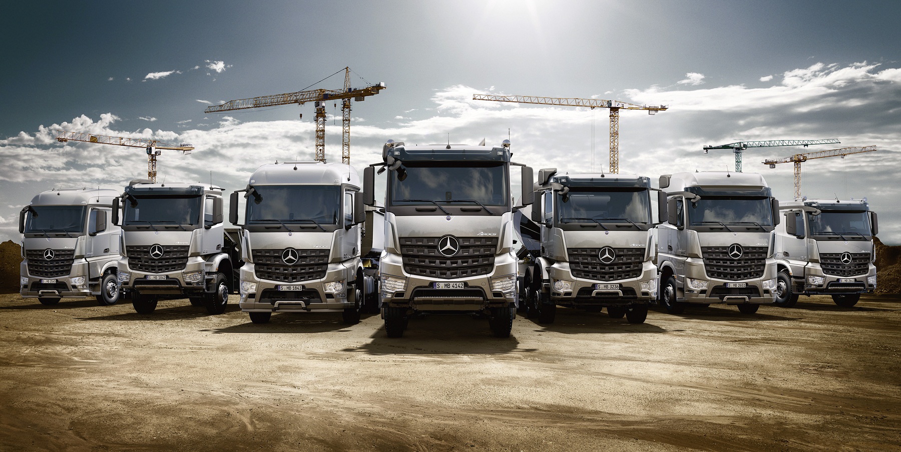 Mercedes-Benz é a primeira fabricante a lançar portifólio completo de caminhões Euro 6 no mundo