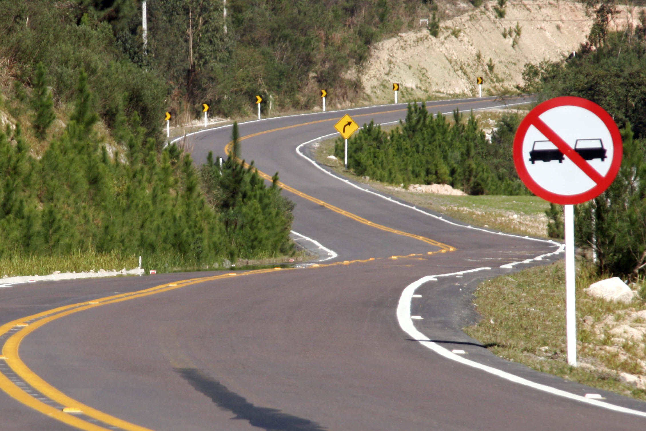 Governo federal vai investir R$ 4 bilhões para melhorar a sinalização das rodovias