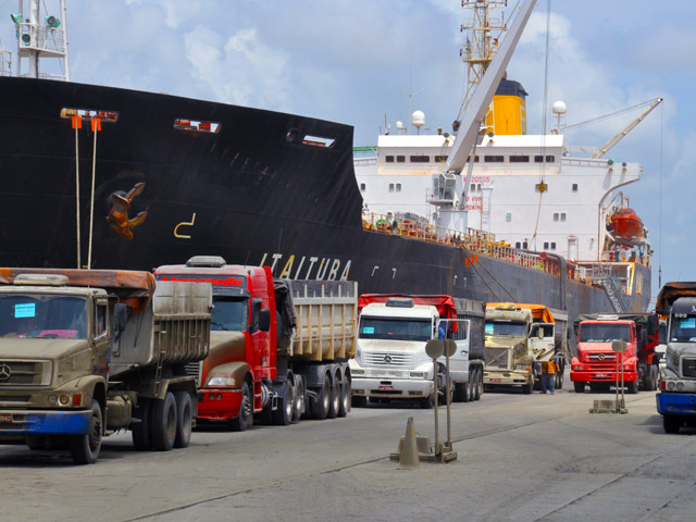 Liberação de carga importada pode demorar até 16 dias em alguns portos