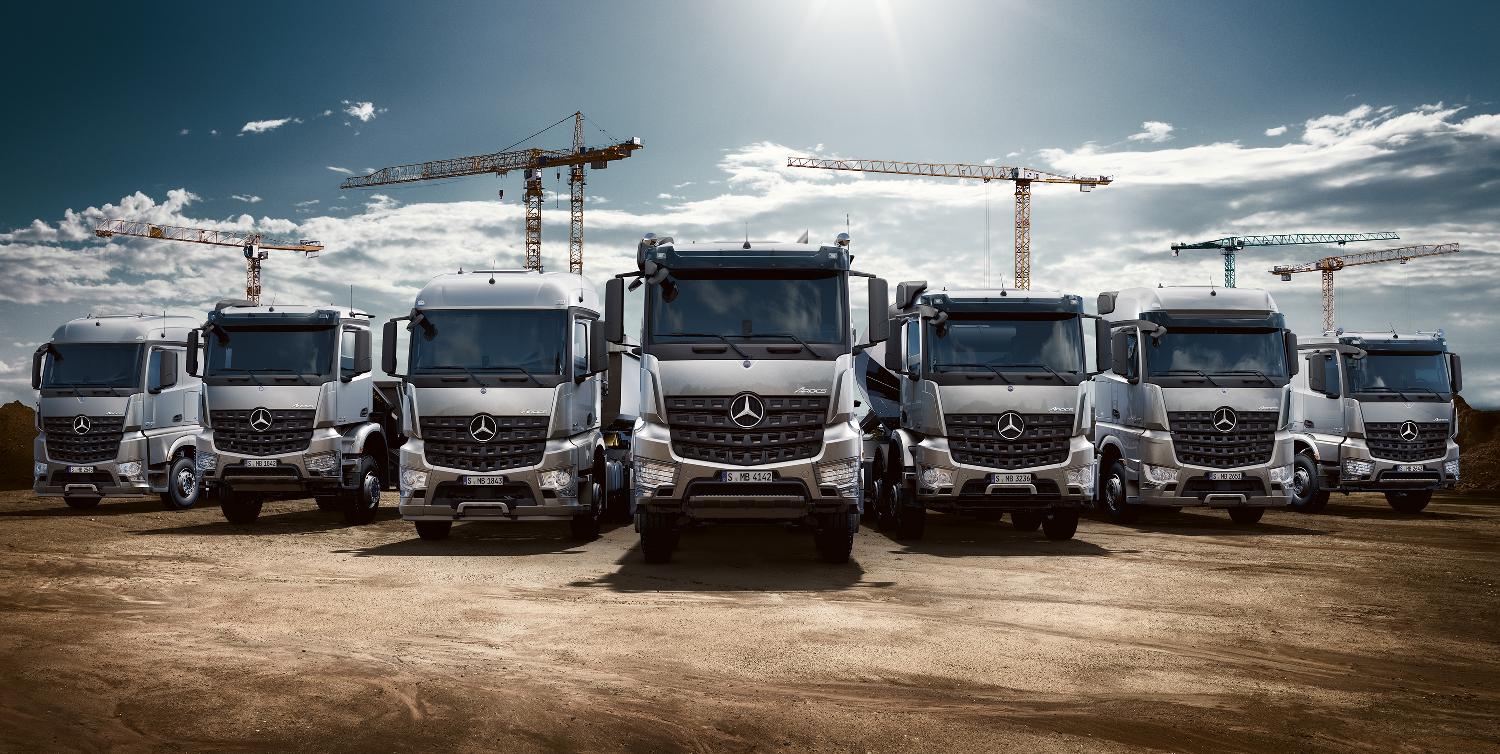 Mercedes-Benz comemora 40 anos da Assobens