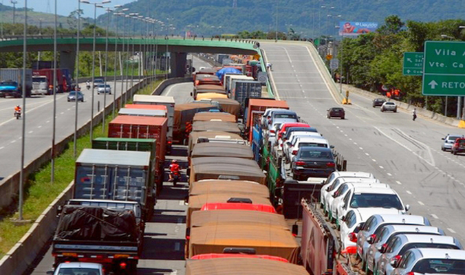 Portolog vai sincronizar chegada de caminhões e navios no Porto de Santos