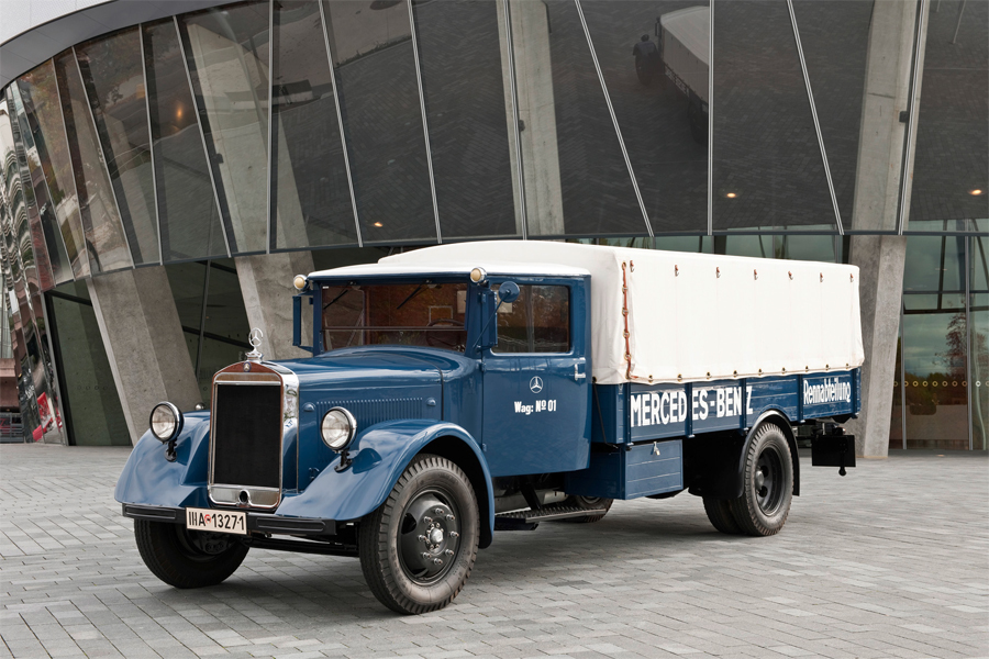 Mercedes-Benz é atração em exposição de caminhões clássicos na Alemanha