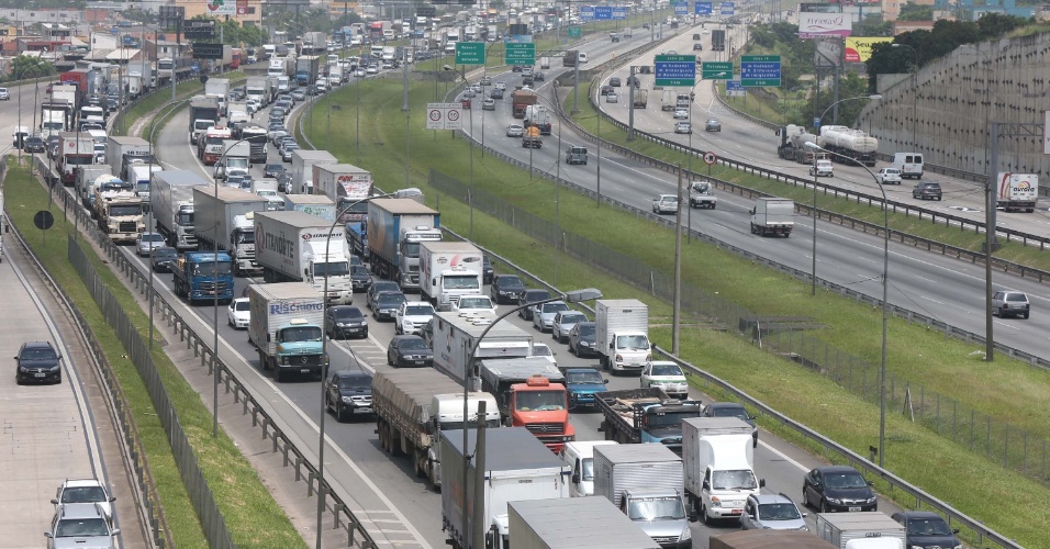 CONCESSIONÁRIA PREVÊ 118 MIL VEÍCULOS DURANTE O FERIADO PROLONGADO