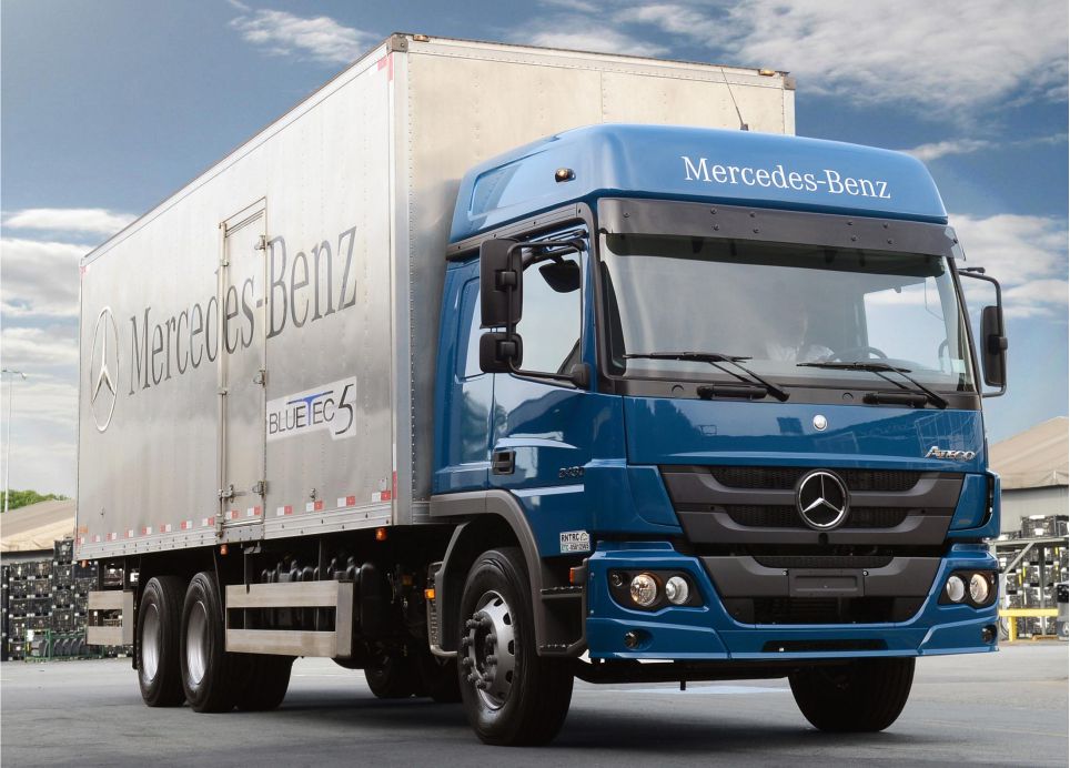 Atego 2430 ECONFORT da Mercedes-Benz é atração na Feira do Caminhão de Itabaiana