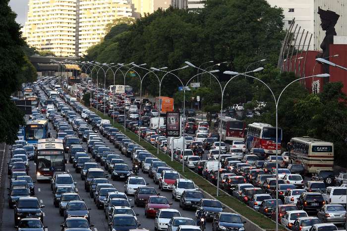 Pesquisa aponta que trânsito e transporte são principais gargalos das metrópoles