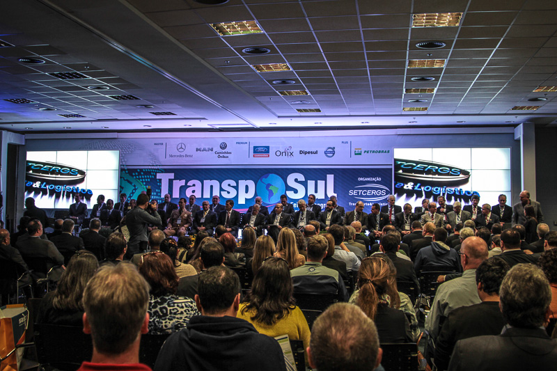 Começa a 19ª TranspoSul em Porto Alegre