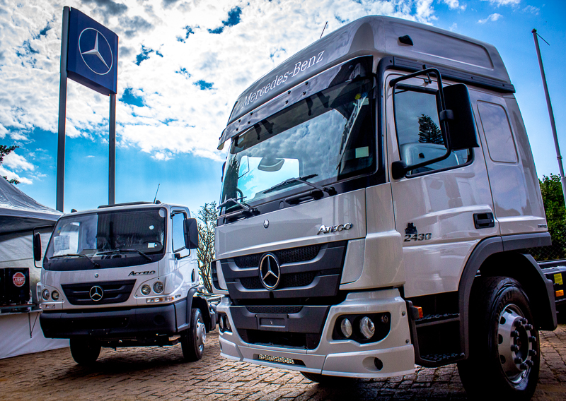 Lançamento do novo modelo Atego 2430 Econfort da Mercedes-Benz aconteceu em 12 estados do país