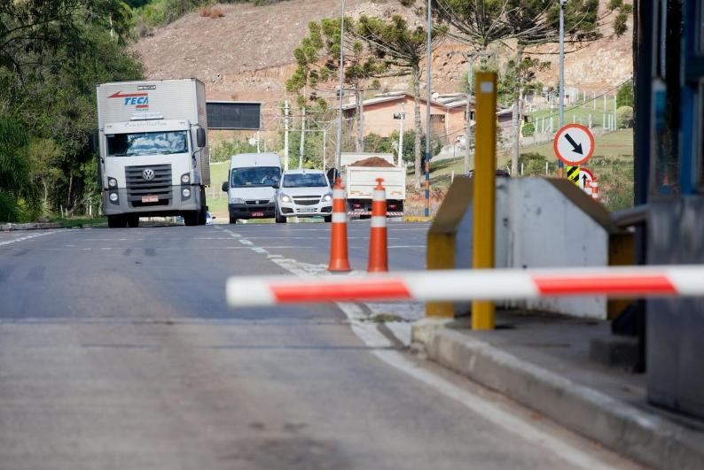 EGR vai fiscalizar medida que libera cancelas de pedágios em caso de demora