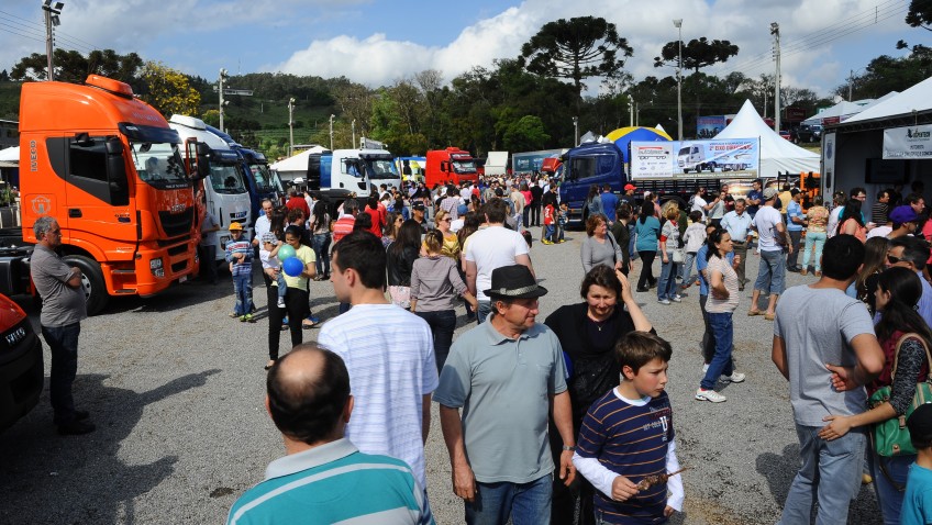 Volvo chega com força na Festa de Nossa Senhora Aparecida e dos Motoristas de São Marcos