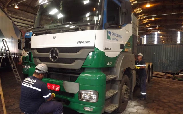 Santos Brasil amplia modelo de lavagem a seco de caminhões e economiza 110.000 litros de água por semana
