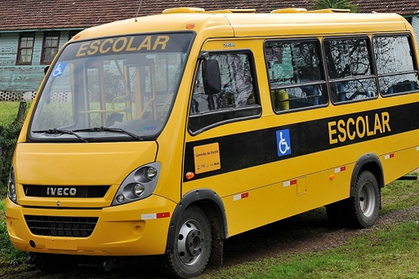 Iveco Bus adaptado transporta alunos com necessidades especiais em SC