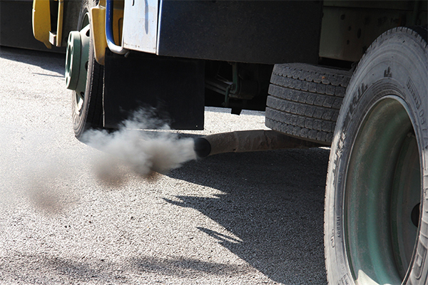 Caminhões adulterados podem poluir cinco vezes mais