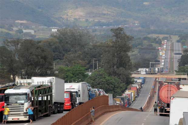 CRA tenta avançar em soluções para os caminhoneiros, diz Ana Amélia