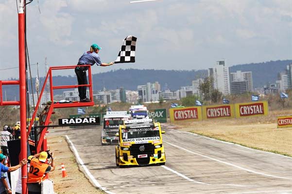 Felipe Giaffone vence em Caruaru