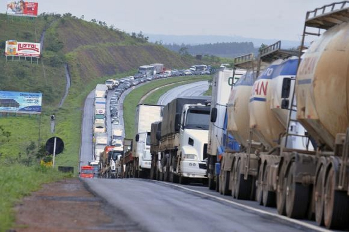 Lei dos caminhoneiros pode trazer reequilíbrio aos contratos