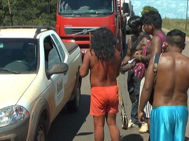 Motoristas vão à polícia denunciar índios por pedágio em Mato Grosso