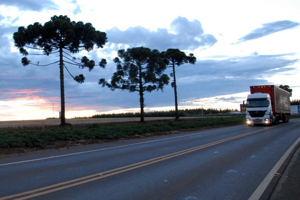 Detran alerta os caminhoneiros sobre segurança no trânsito