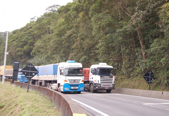 Crise reduz venda de veículos e contratações em transportes