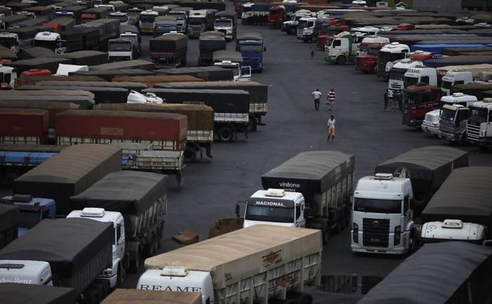 Caminhoneiros criticam condições do Porto de Santos