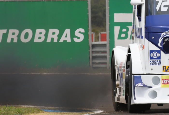 Fórmula Truck aposta em tecnologia contra fumaça