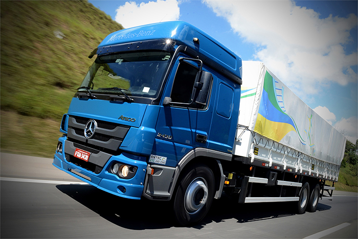 Mercedes-Benz demonstra as vantagens de seus caminhões na Bahia Farm Show