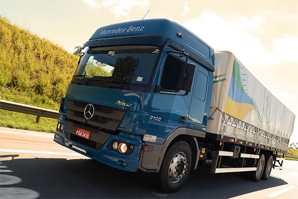 Soluções da Mercedes-Benz para transporte e logística ganham destaque na TranspoSul