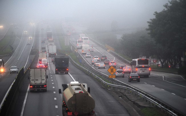 CCR MSVia faz alerta aos motoristas durante neblina na rodovia