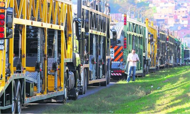 Volkswagen silencia e cegonheiros mantêm paralisação na fábrica