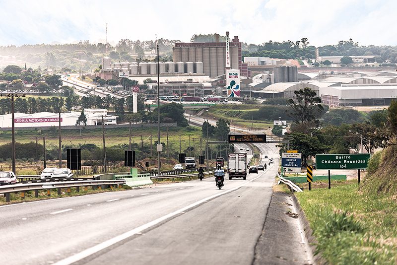 Feriado de Nossa Senhora Aparecida deve levar 520 mil veículos para as rodovias administradas pela AB Colinas