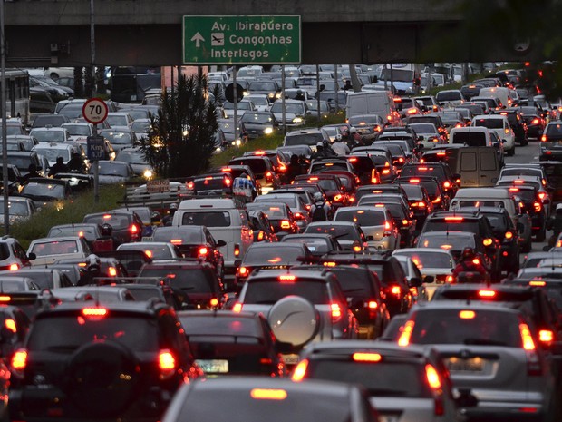 ARTESP alerta sobre movimento nas rodovias no feriadão de Nossa Senhora Aparecida