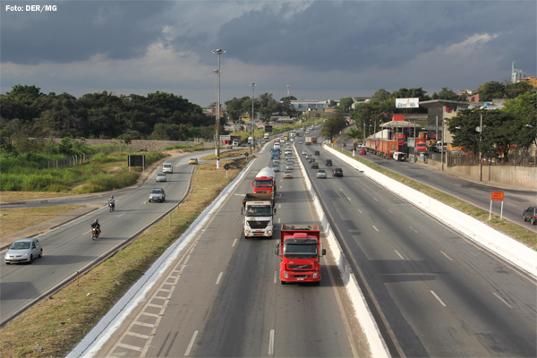 Caminhões têm leve recuperação no mês