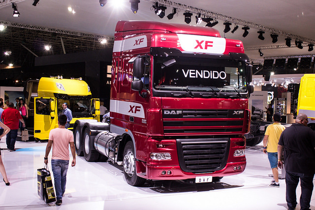 DAF FECHA 588 CONTRATOS DE VENDAS NA ‘FENATRAN’