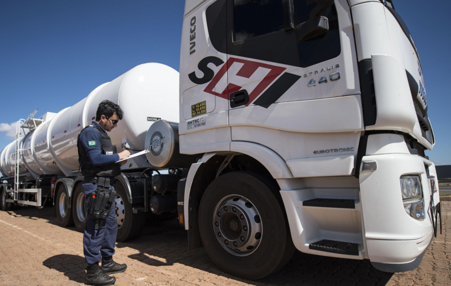 ANTT divulga Guia do Transportador para esclarecer sobre RNTRC