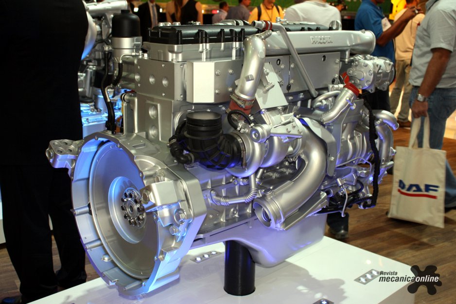 DAF investe para fazer motor no Brasil
