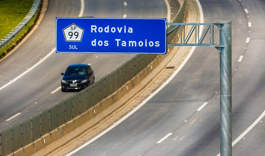 Balança móvel é instalada na Rodovia dos Tamoios