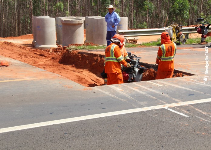 SP-225 adota sistema “Pare e Siga” para obras no km 260