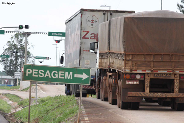 A tolerância é da balança, não do caminhão