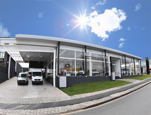 Mercedes-Benz lidera as vendas de comerciais leves em março e inaugura o primeiro Van Center da região Sul