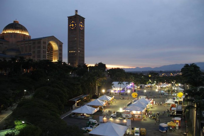 Feira do Carreteiro leva capacitação e lazer aos motoristas de caminhão