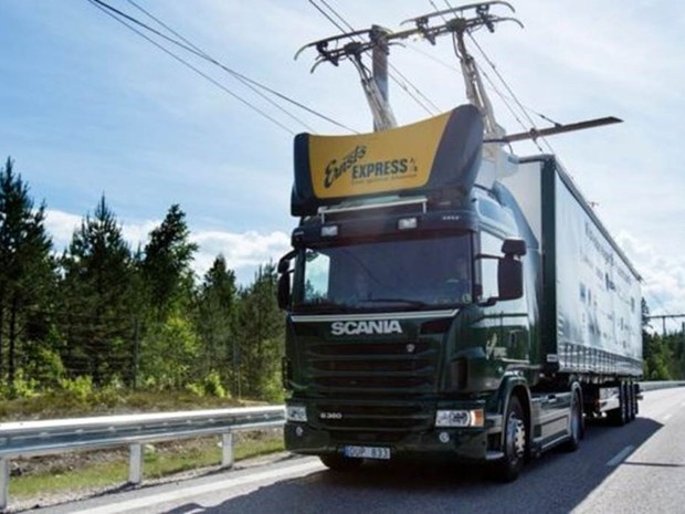 Como funciona a primeira estrada elétrica do mundo, inaugurada na Suécia