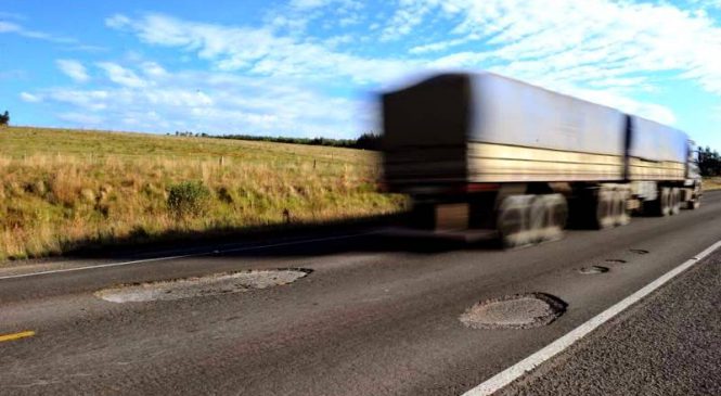 Rodovias ruins aumentam consumo de diesel e geram prejuízo de R$ 2,3 bi