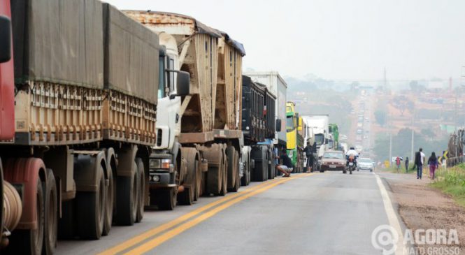 Crise econômica chega em transporte de carga em Rondonópolis e caminhoneiros não descartam paralisação