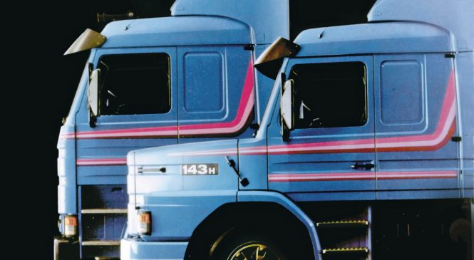 Scania lança R 440 em homenagem ao caminhão T 113