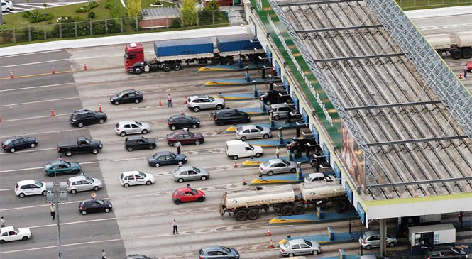 Fluxo total de veículos em rodovias com pedágios foi 0,5% maior em março