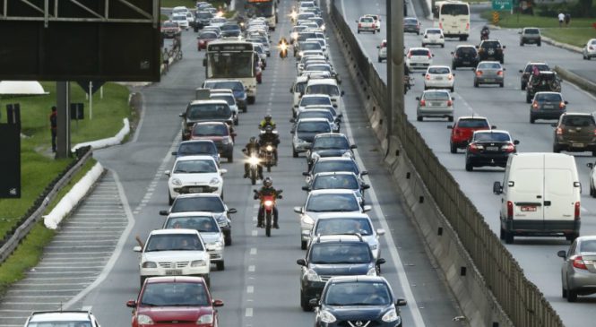 Volta do feriadão de Páscoa teve movimento 43% maior nas estradas