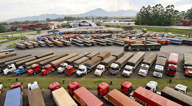 Transporte rodoviário gera mais de 2,8 mil empregos em março